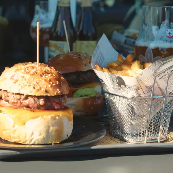 HUM BURGER - RESTAURANT ETAULIERS 800x600