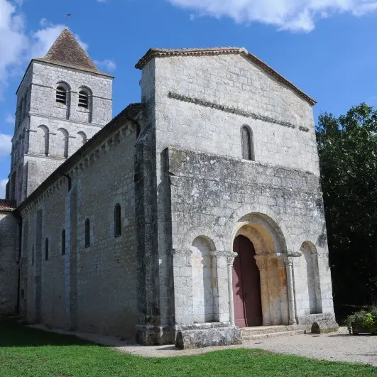 Eglise-La-Chapelle-St-Robert