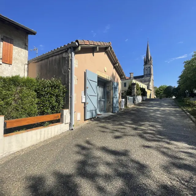 Entrée Le Petit Charron ©Cassant