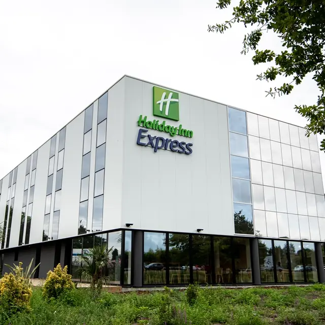 Hôtel Holiday Inn Express 6