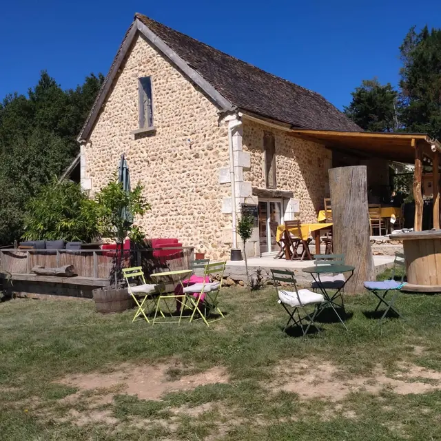 TASHUNKA TOWN - LE GITE ASNIKIYA