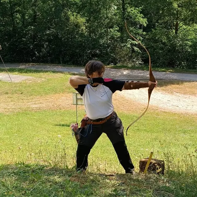 tir-a-l-arc-les-elfes-villamblard-toursime-vallée-isle