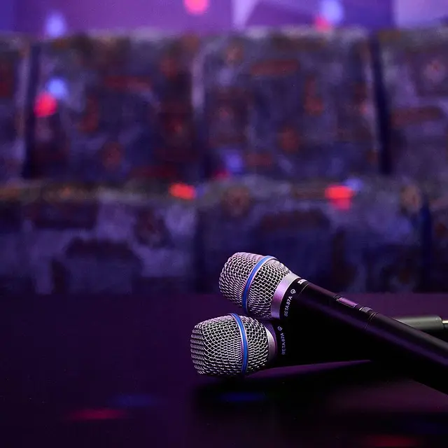 Karaoke-box-6