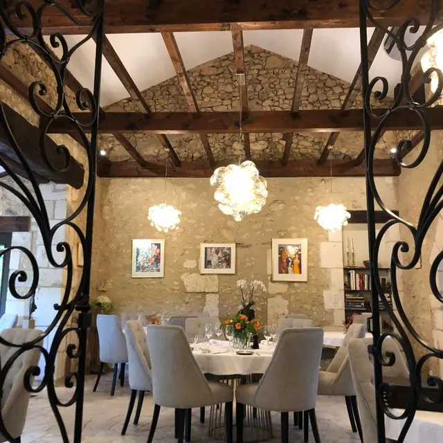 LA LIBERTIE 1. salle a manger