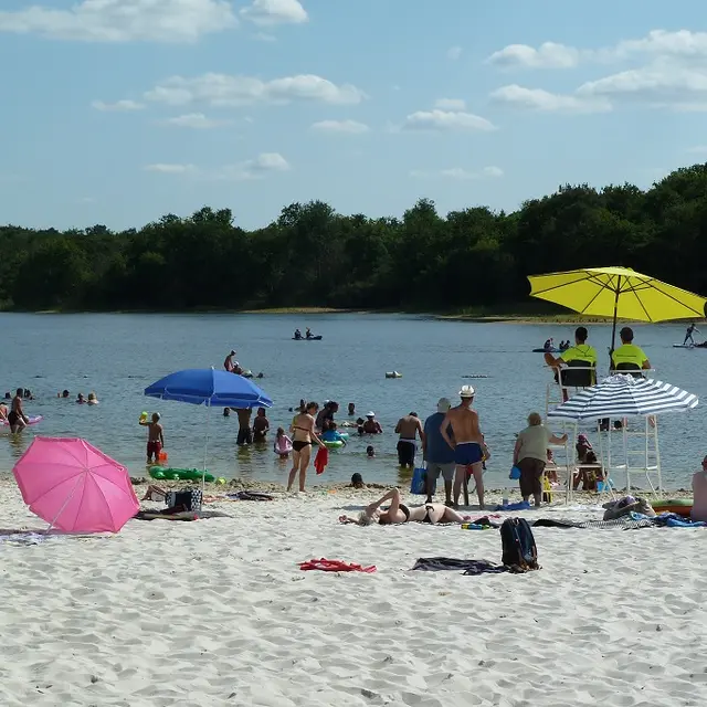 Plage de l'étang de La Jemaye