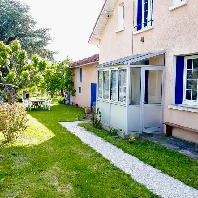La maison aux volets bleus