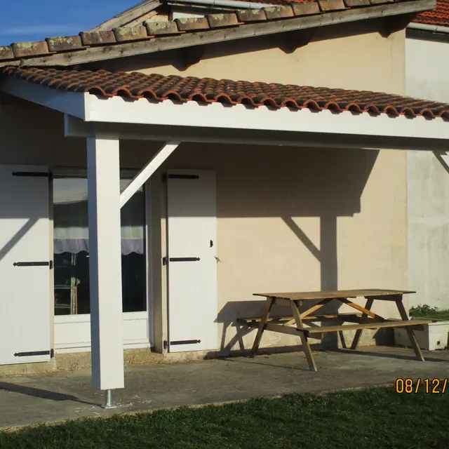 MEUBLE D Façade