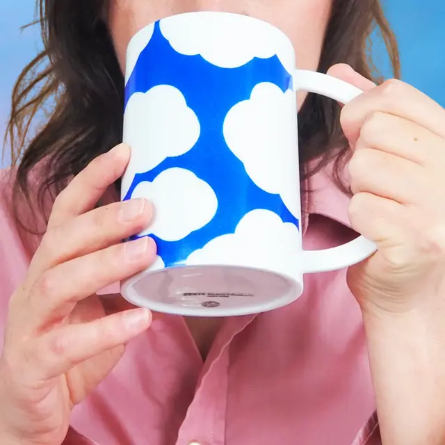 MISE-EN-SCENE-MUG-BLEU-AZUR-SUR-CIEL-1