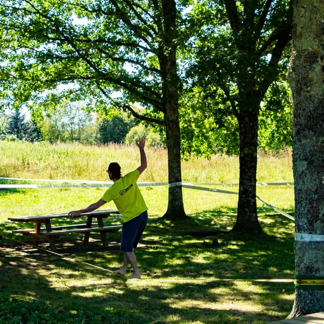 Saint-Victurnien_basedeloisirs_slackline