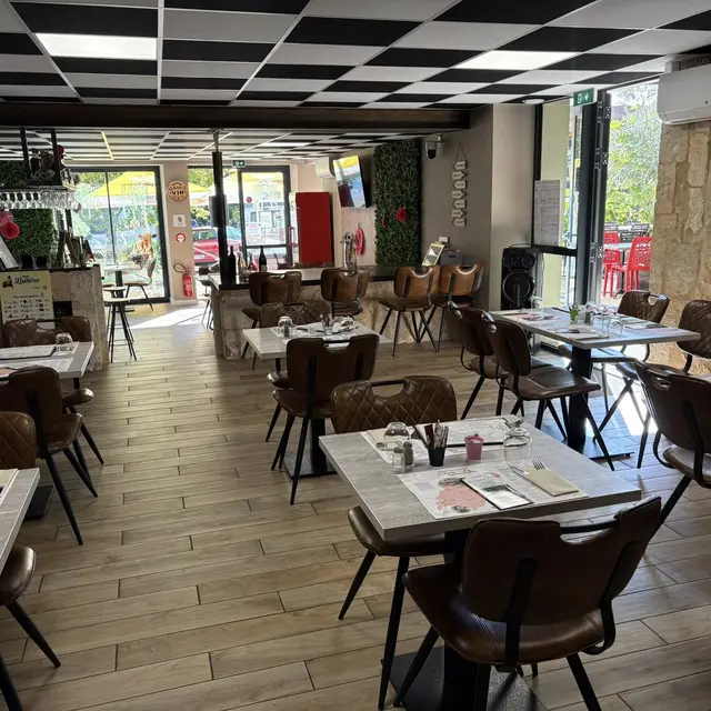 Salle du restaurant Le Régal des Dieux