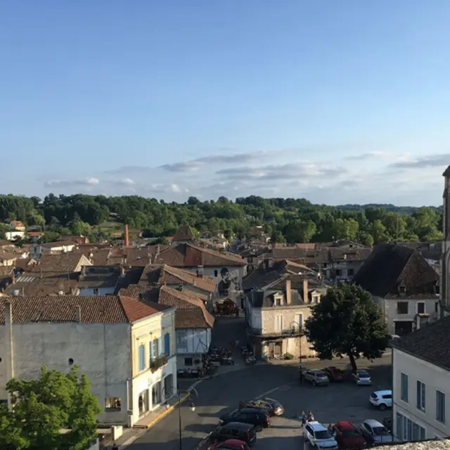 Tout en haut du donjon Eymet Jep 2025 (1)