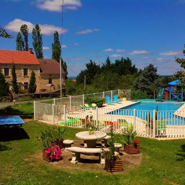 Vue-d-ensemble-Au-mas-de-Mayac