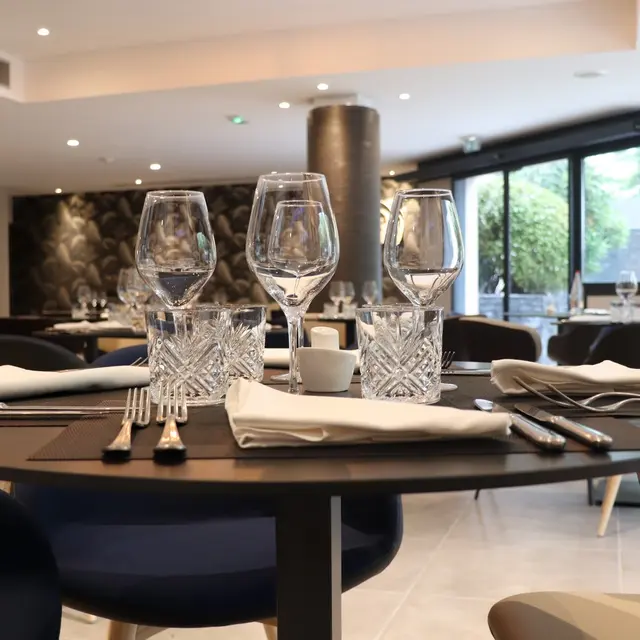 Restaurant La Basse Cour - Pau - table