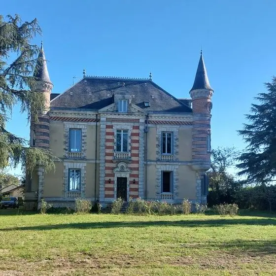 chateau-du-mas-st-martial-d'artenset-a-vallee-isle-perigord