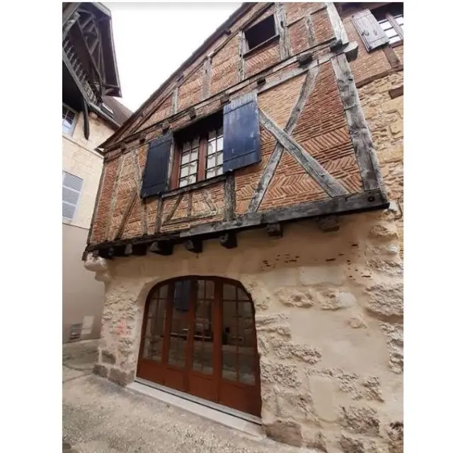 STUDIO MR CHARPENTIER