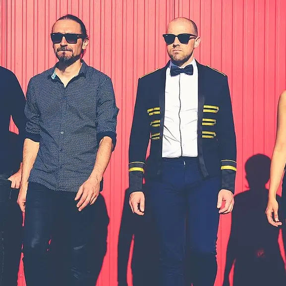 csm_09-The-White-Socks-Boum-Rock_6583ecf3d2