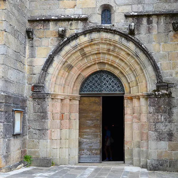 eglise-saint-priest-ligoure