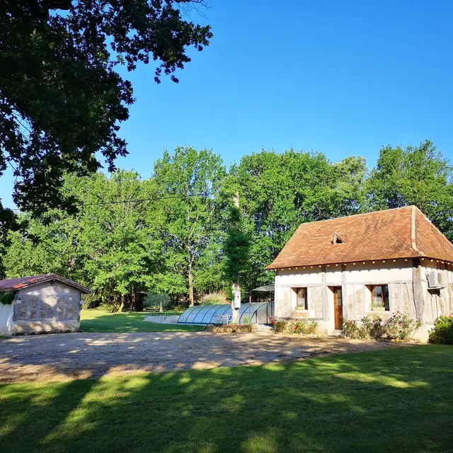 gite-les-tourriers-saint-laurent-des-hommes-tourisme-vallée-isle