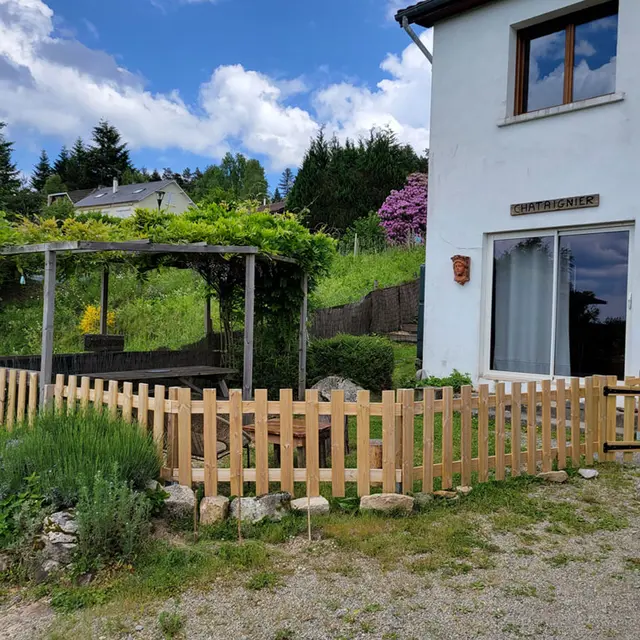 gite-location-vassiviere-chataignier-entree