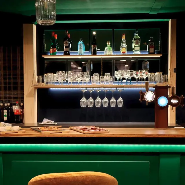 The Golf Lounge - pau - tapas au comptoir