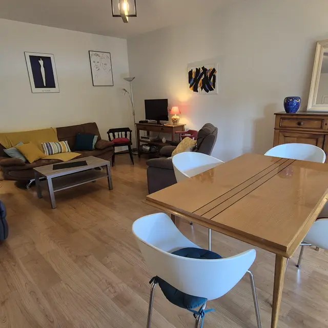 Sylvia Montfort à Sarlat parking privé_1