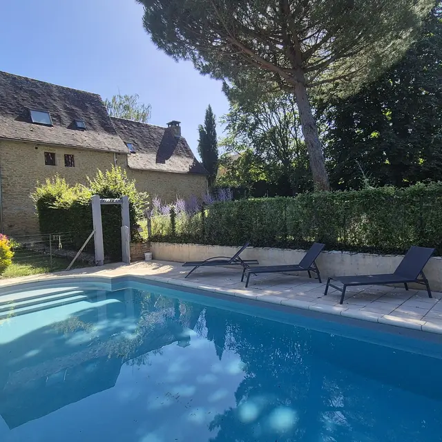 Maison Rouge avec piscine privée au nord de Sarlat_1