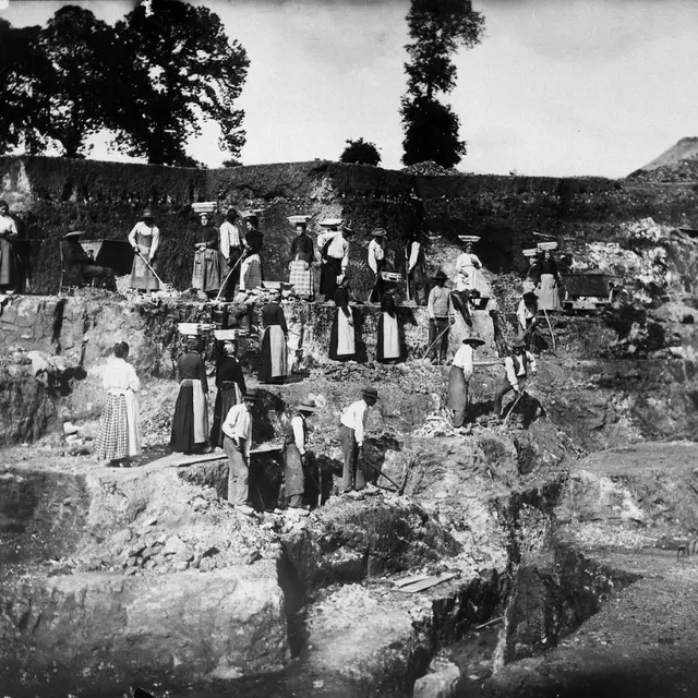 Carrière de kaolin, usine de préparation de produit minéral de Marcognac