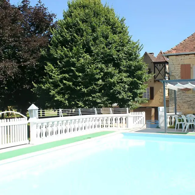 la chapelle  - gite  6 pers - piscine à partager - perigord noir6 2