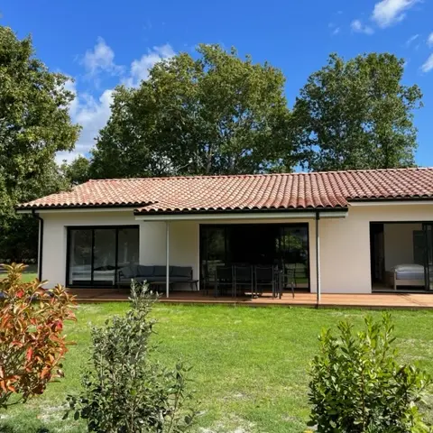 maison vue exterieure terrasse