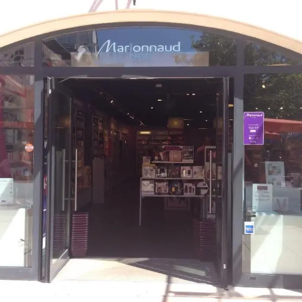 marionnaud-parfumerie-03300900-120924221