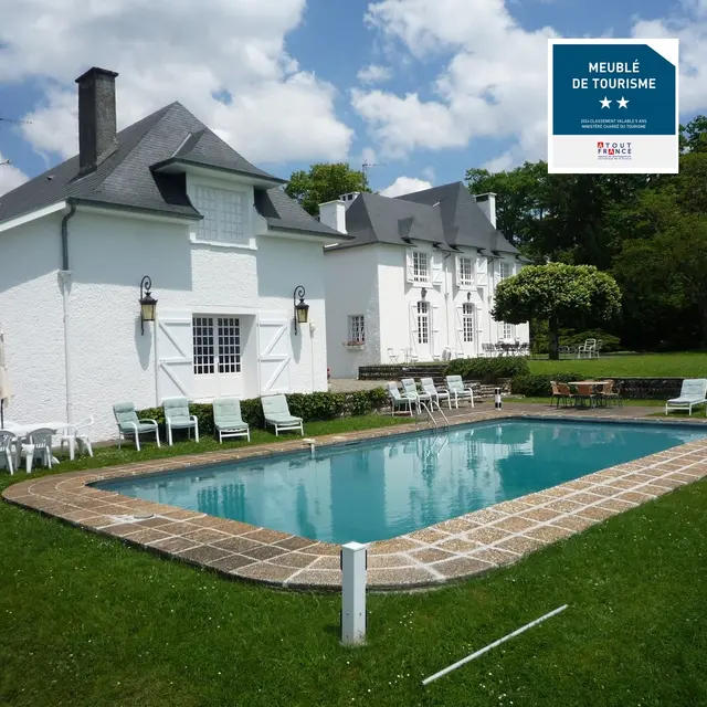 Clos Mirabel - Jurançon - le manoir et la piscine