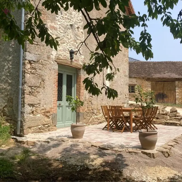 gîte-maison-dulice-chateau-de-freyssinet-saint-priest-ligoure