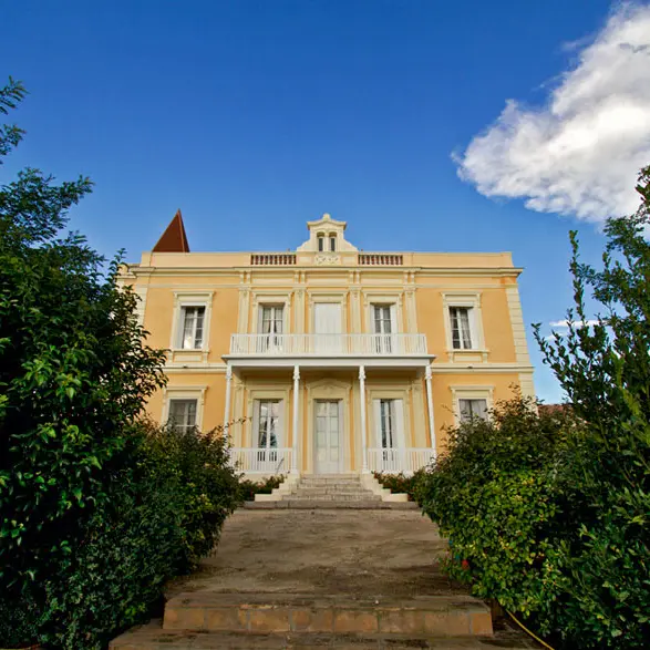 CHATEAU LA PEYRADE