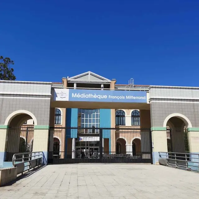 Mediatheque-Francois-Mitterrand-a-Sete