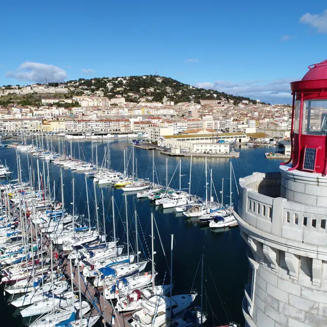 Vue_aerienne_Sete_phare__port_de_plaisance_et_saint_clair-G_DELOYE_OT-THAU-20103-1200px