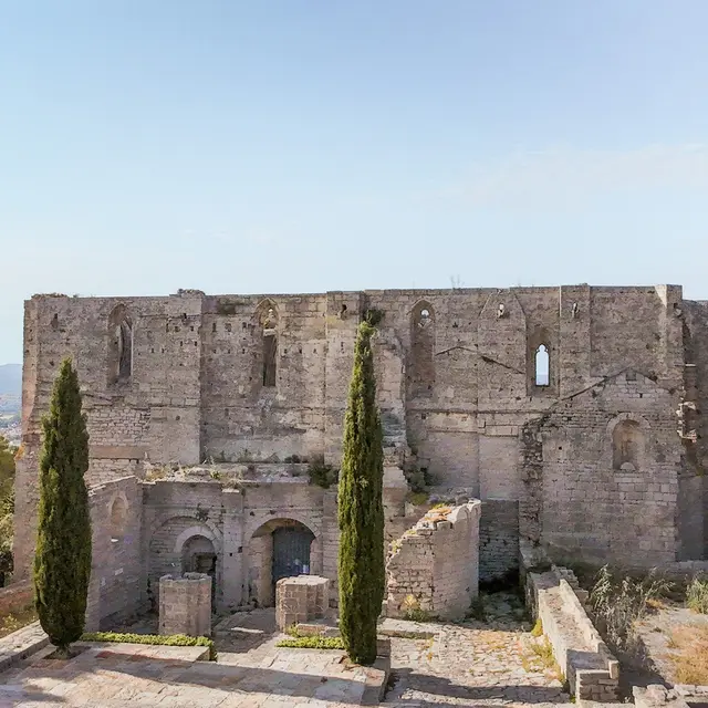 Vue-drone-sur-l-Abbaye-Saint-Felix-de-Montceau-a-Gigean