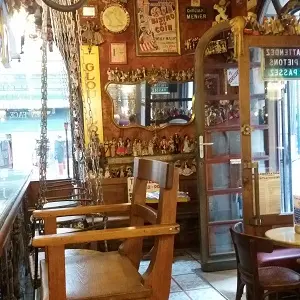 Le Caf du coin d'en bas de la rue du bout de la ville d'en face du port  La Java (Saint-Malo) | Saint-Malo - Mont-Saint-Michel Bay - Tourism