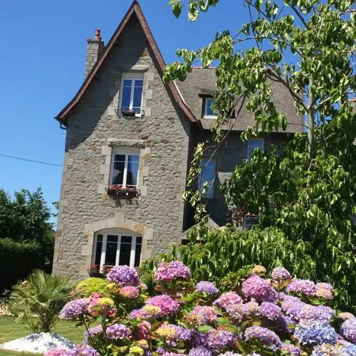 Façade du Clos Saint-Brice