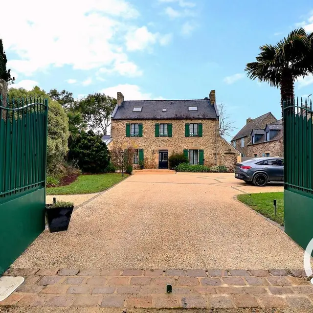 Chambres d'hôtes - Les Hôtes de la Motte - St Jouan - vue exterieur