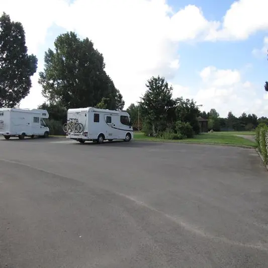Aire camping-car St-Meen-le-Gd