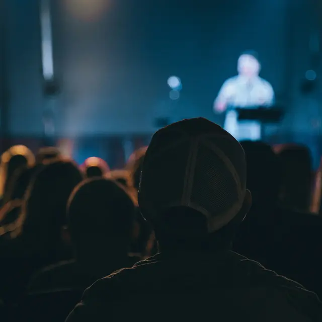 Conférence terren-hurst -unsplash