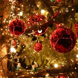 Guirlandes et boules de Noël