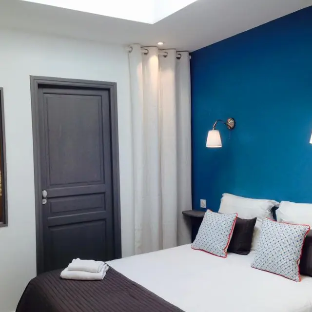 Hotel-Saint-Michel-Dinard-chambre-double-bleue-roi