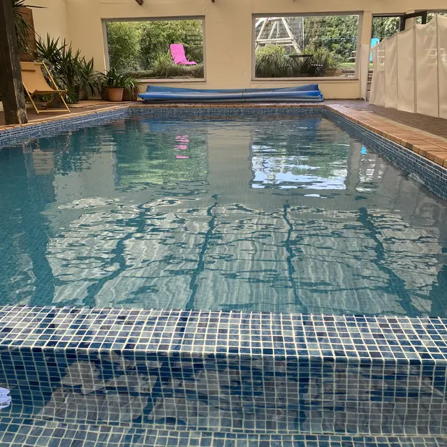 Piscine intérieure  La Clef du Four - Plesder