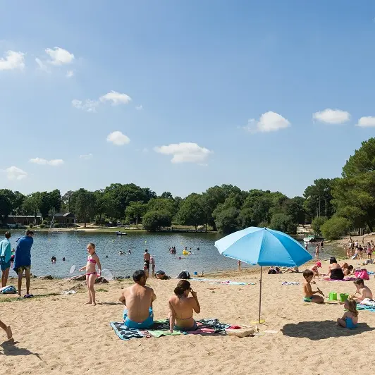 Plage du lac de Tremelin