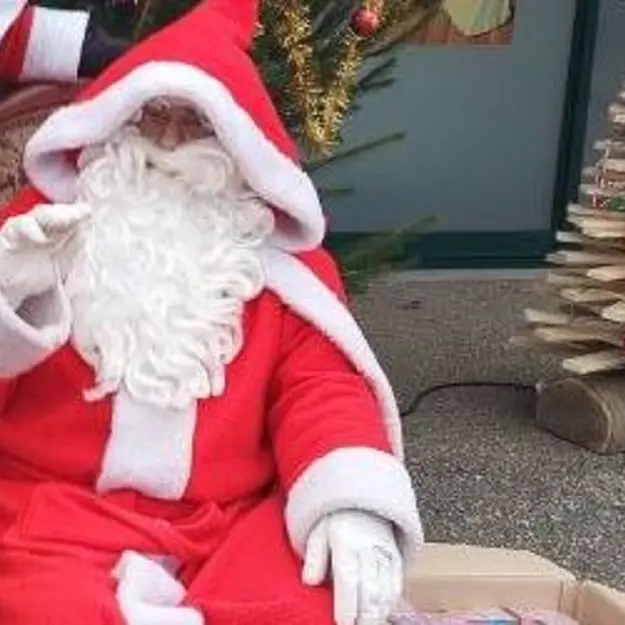Père Noel St Germain en Coglès