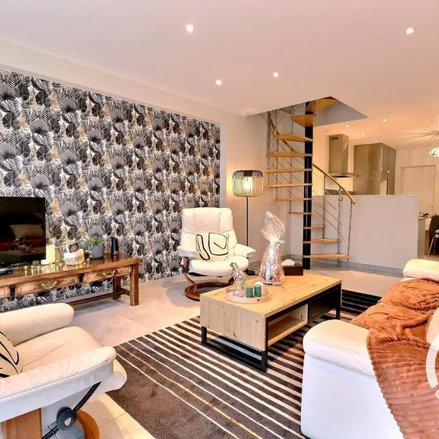 Location - la Petite Motte -St Jouan - SALON