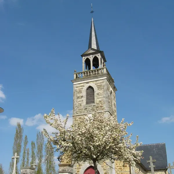 St aubin du pavail - église
