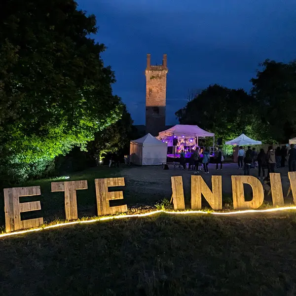 L'été indien, festival au pied de la pile de Cinq-Mars