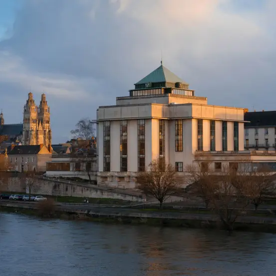 800x600_bibliotheque-tours-credit-leonard-de-serres-2032-1-52530